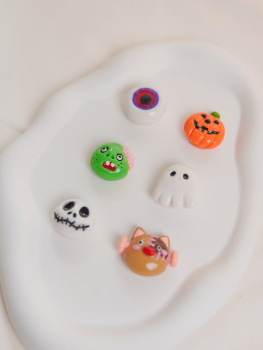 Button cover_Boo & Friends
